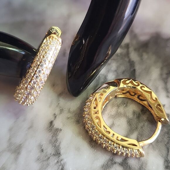 1 Pair Glittering Gold or Silver Plated Hoop Earrings with Micro Zircons - Picture 5 of 13